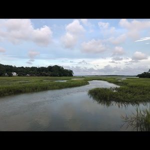 Meet your Posher, Claudia